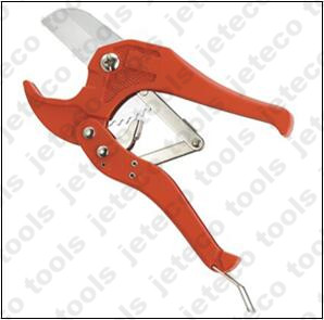 Pipe cutter