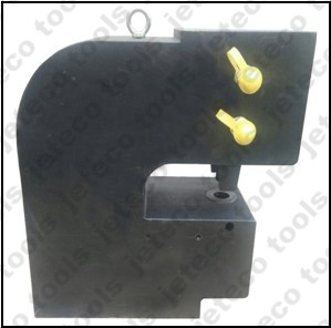 Heavy duty hole punch